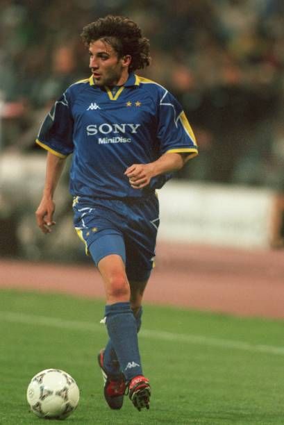 Juventus 97/98 Long Sleeve Away Jersey