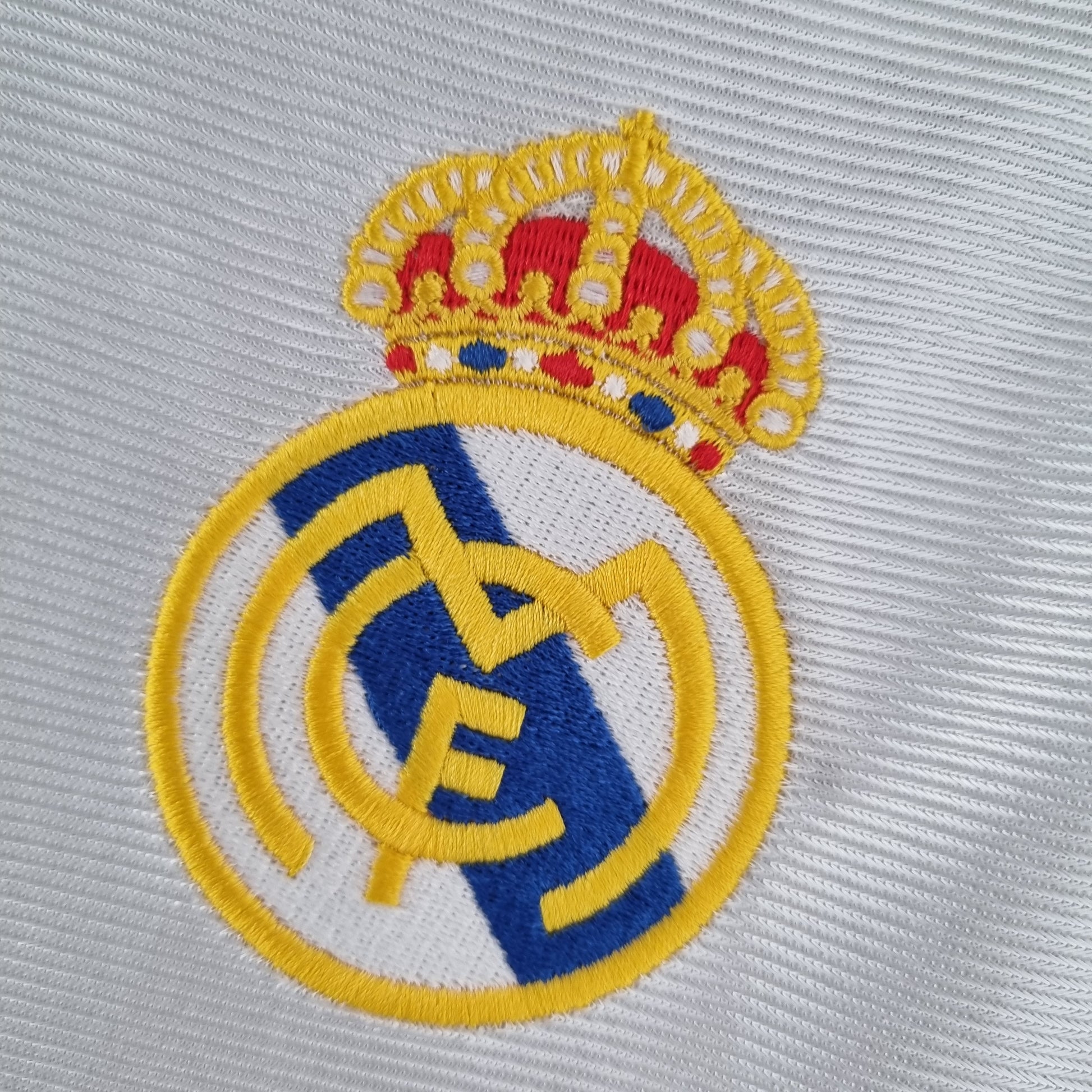 Retro Football Classics Real Madrid 00/01 Home Jersey