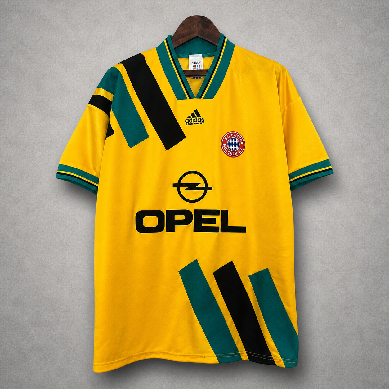 FC Bayern Munich 1993 - 96 Away Jersey