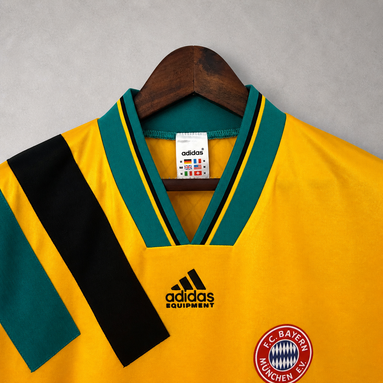 FC Bayern Munich 1993 - 96 Away Jersey